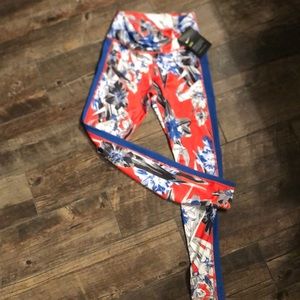 NWT Nike Dry Leggings